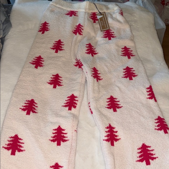 Cupcakes and cashmere Christmas pink tree fuzzy lounge pants 🌲